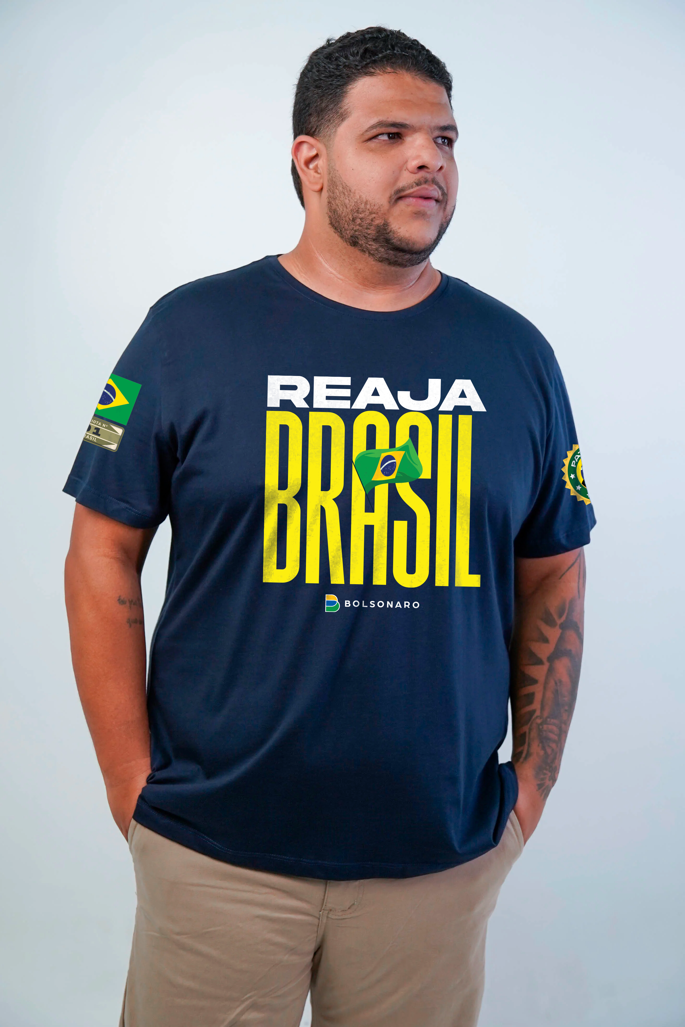 Camiseta Básica Gola Redonda - Lisa Plus