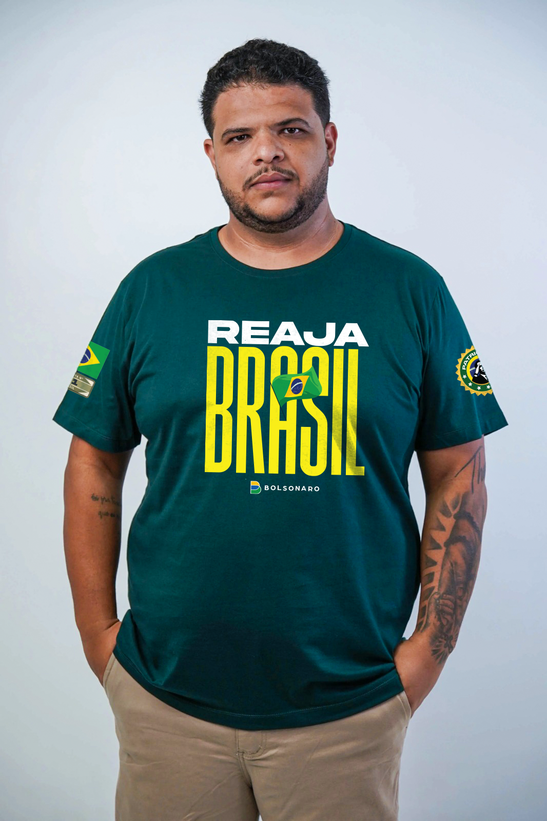 Camiseta Básica Gola Redonda - Lisa Plus